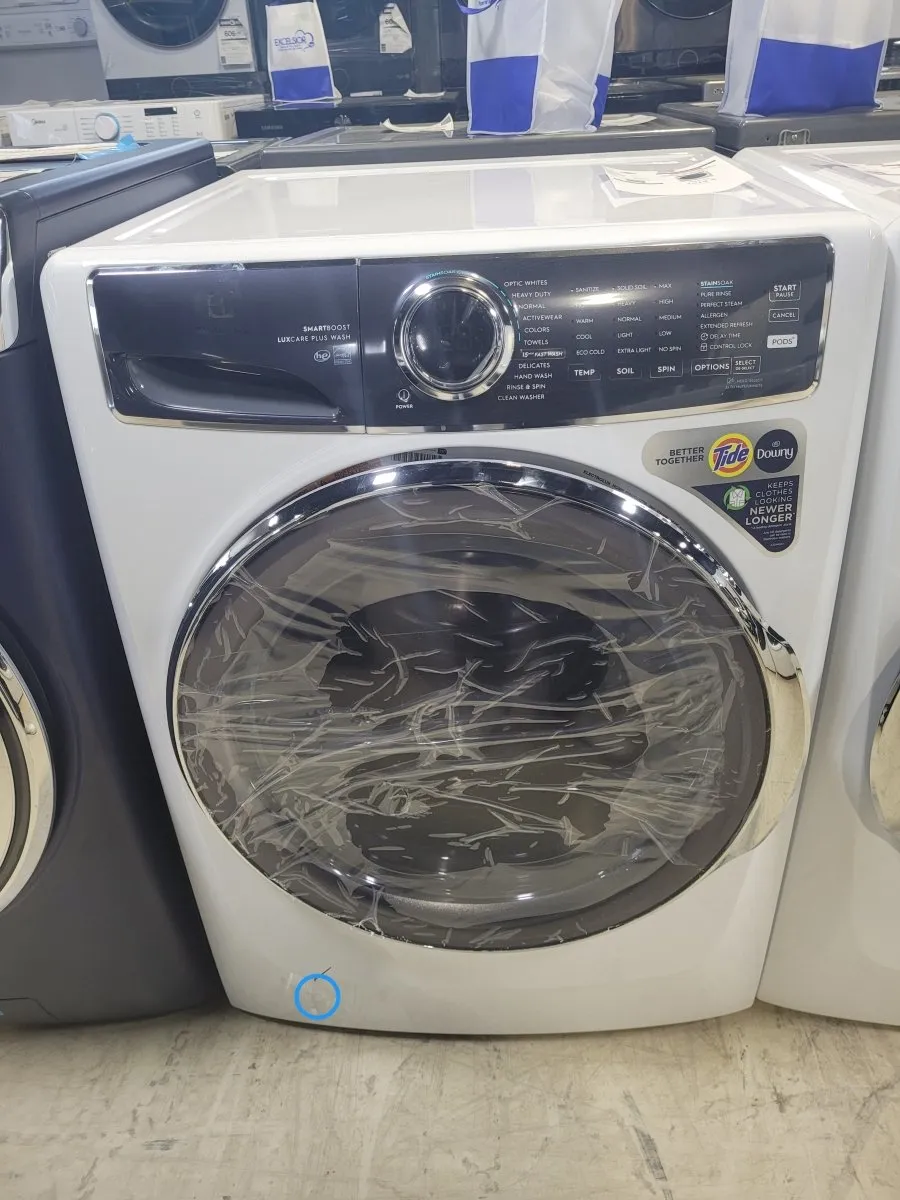 ELFW7637AW - WASHERS - Electrolux - Front Load - White - Open Box