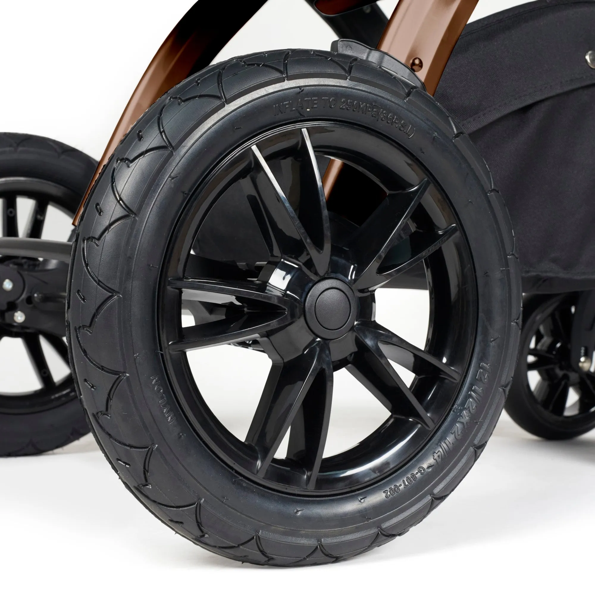 Ickle Bubba Stomp Luxe All-in-One I Size Travel System With Isofix Base (Stratus) Midnight on Bronze